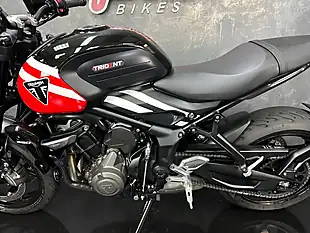 Used 2025 Triumph Trident 660 Red - Interior and Exterior details 17