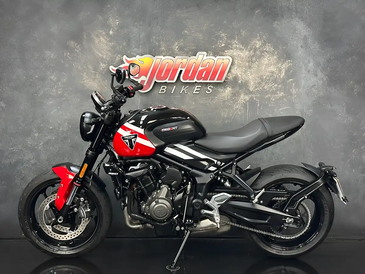 Used 2025 Triumph Trident 660 Red - Interior and Exterior details 2