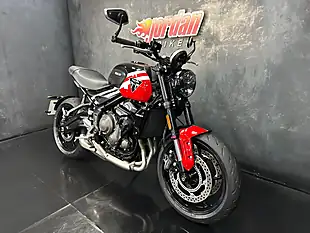 Used 2025 Triumph Trident 660 Red - Interior and Exterior details 4