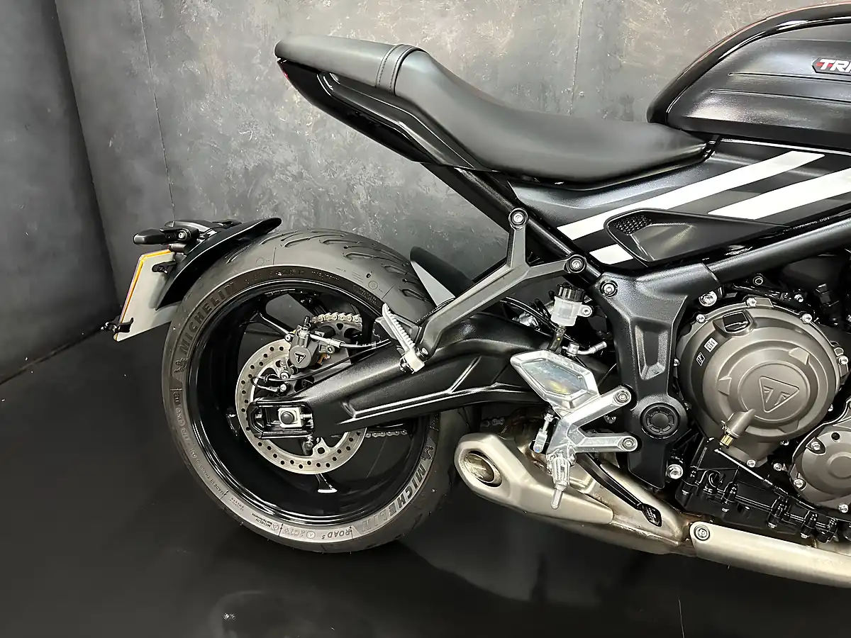 Used 2025 Triumph Trident 660 Red - Interior and Exterior details 7