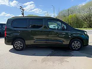 Used 2025 Vauxhall Combo Life Electric Ultimate Xl Green - Interior and Exterior details 2