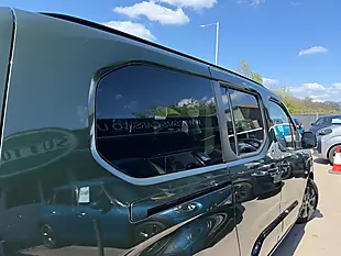 Used 2025 Vauxhall Combo Life Electric Ultimate Xl Green - Interior and Exterior details 7