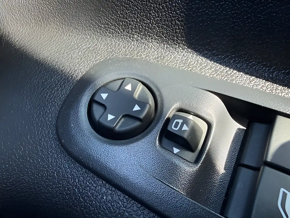 Used 2025 Vauxhall Combo Life Electric Ultimate Xl Green - Interior and Exterior details 9
