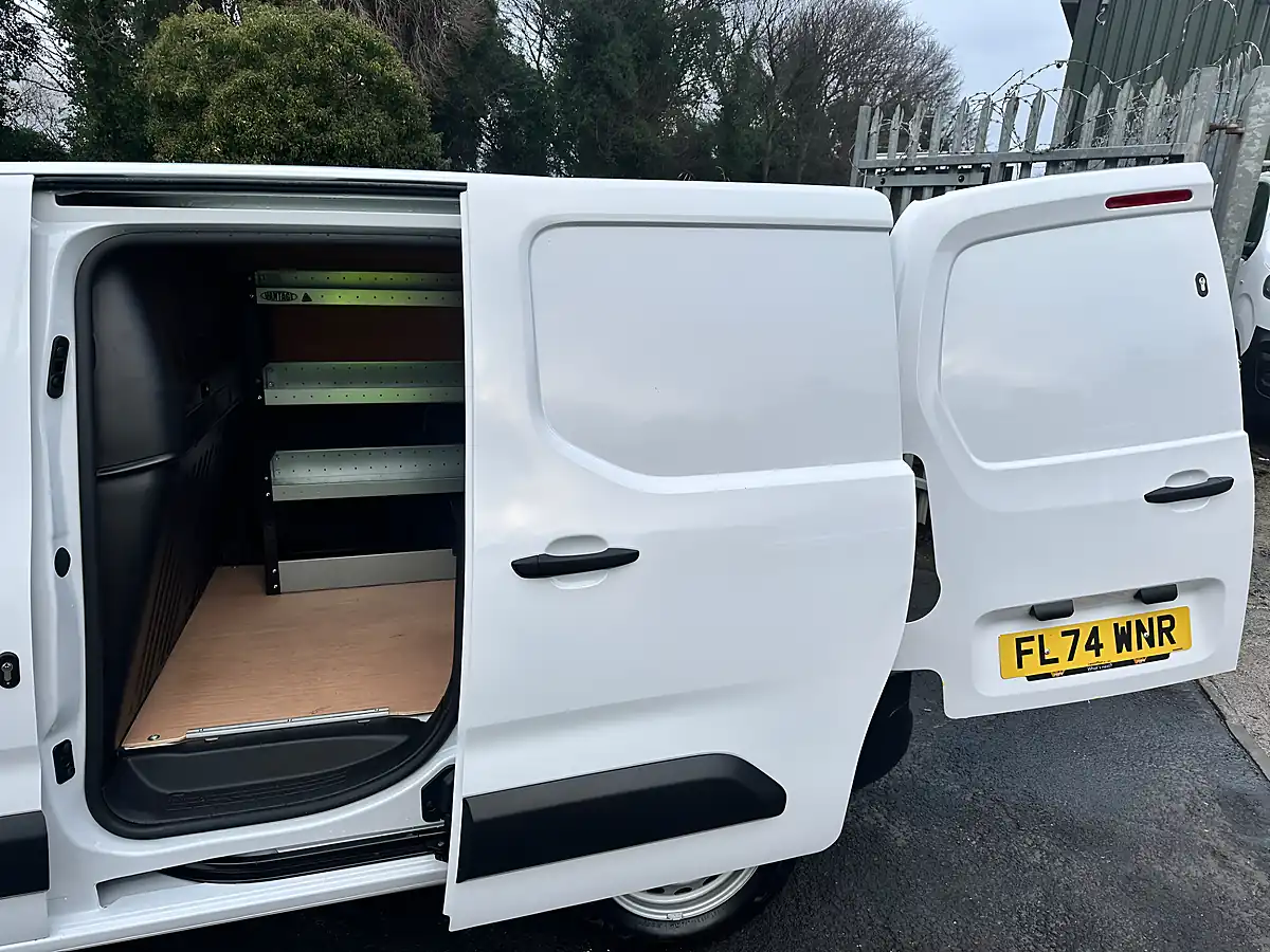 Used 2025 Vauxhall Combo Prime White - Interior and Exterior details 10