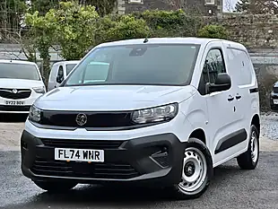 Used 2025 Vauxhall Combo Prime White - Interior and Exterior details 14