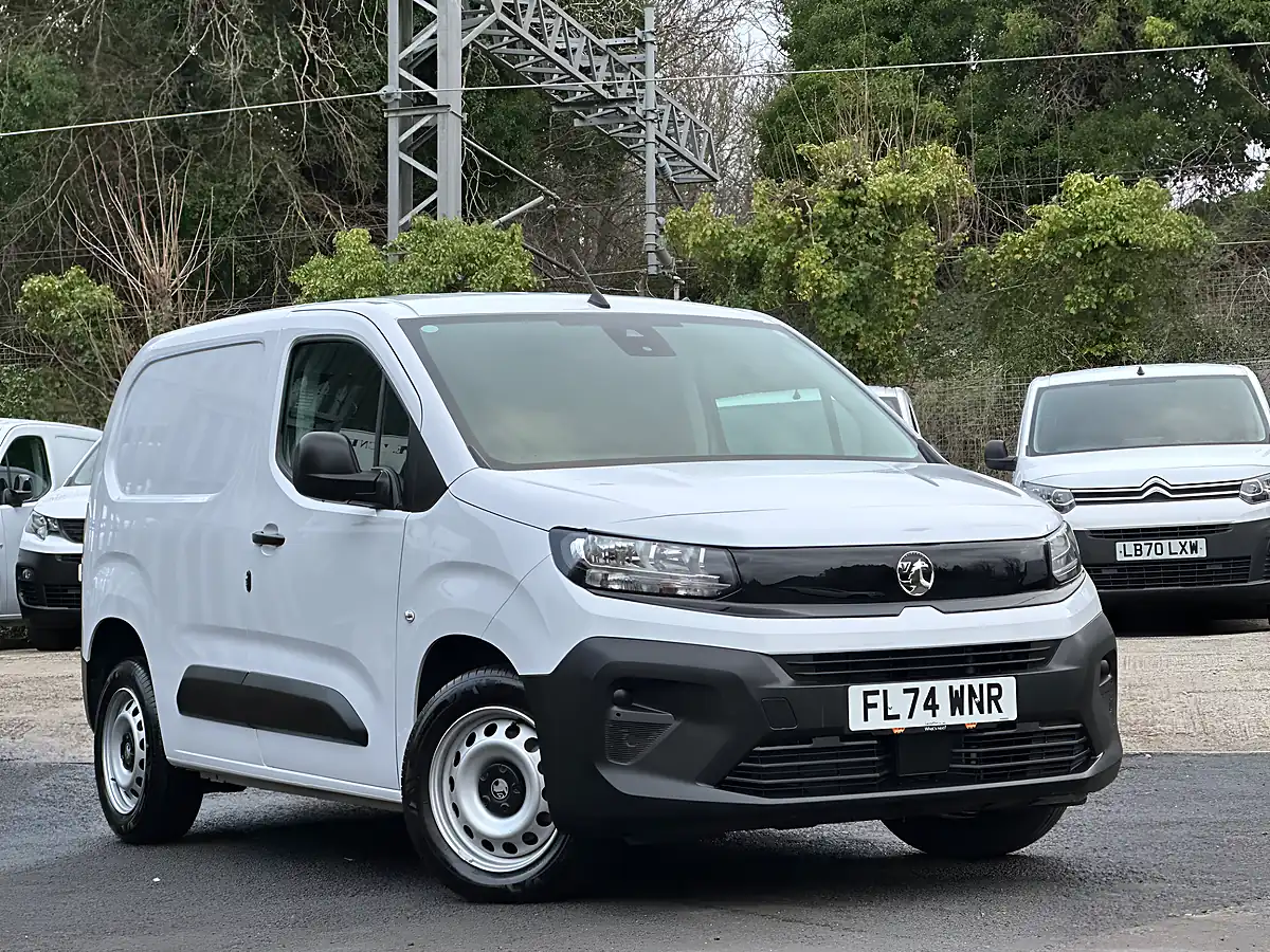 Used 2025 Vauxhall Combo Prime White - Interior and Exterior details 2