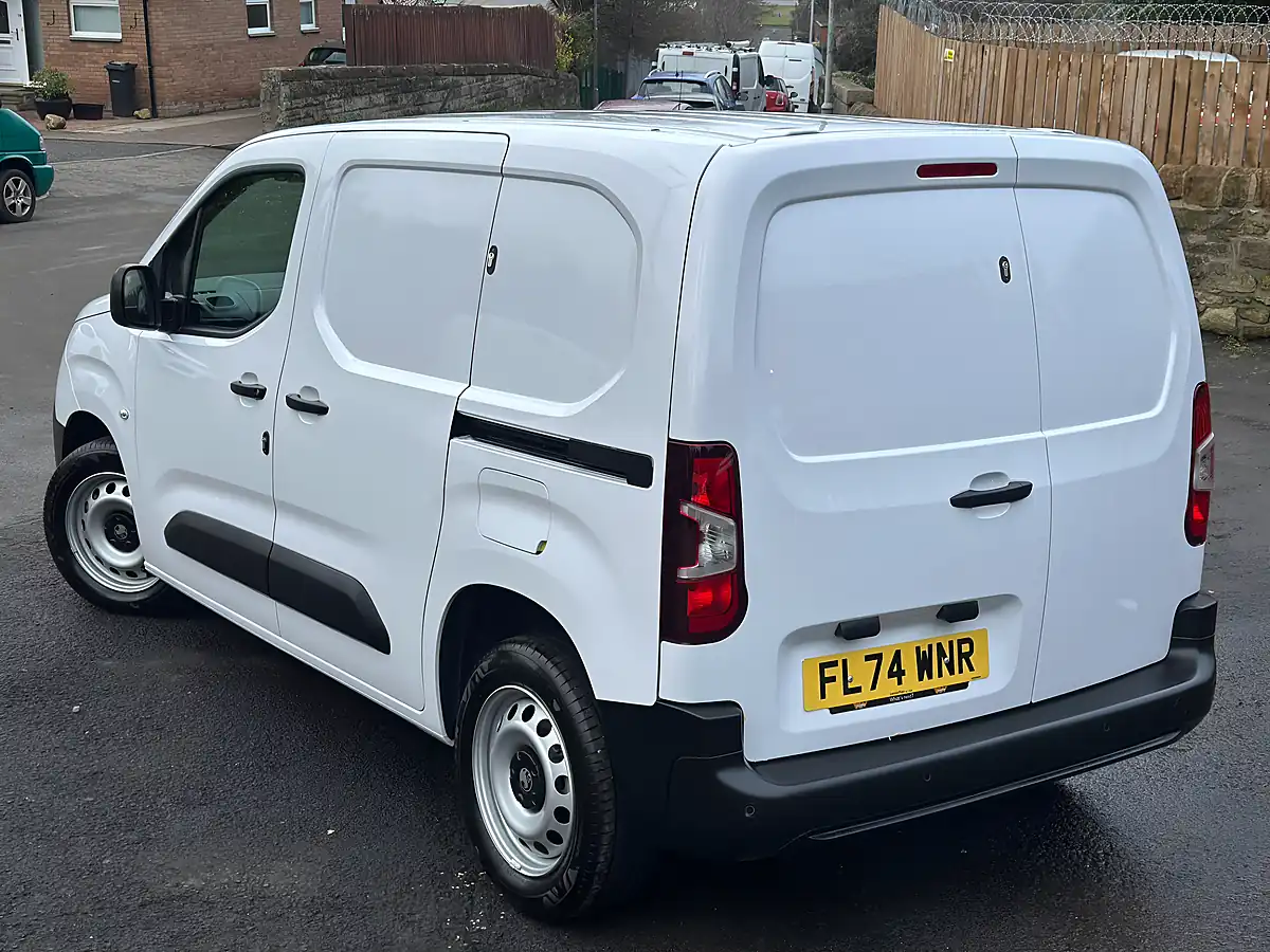 Used 2025 Vauxhall Combo Prime White - Interior and Exterior details 3