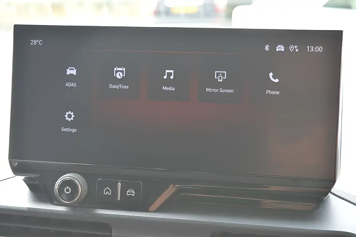 Used 2025 Vauxhall Combo Prime White - Interior and Exterior details 17