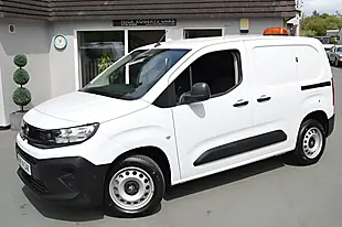 Used 2025 Vauxhall Combo Prime White - Interior and Exterior details 5