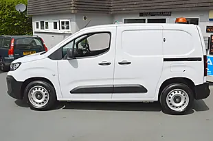 Used 2025 Vauxhall Combo Prime White - Interior and Exterior details 7