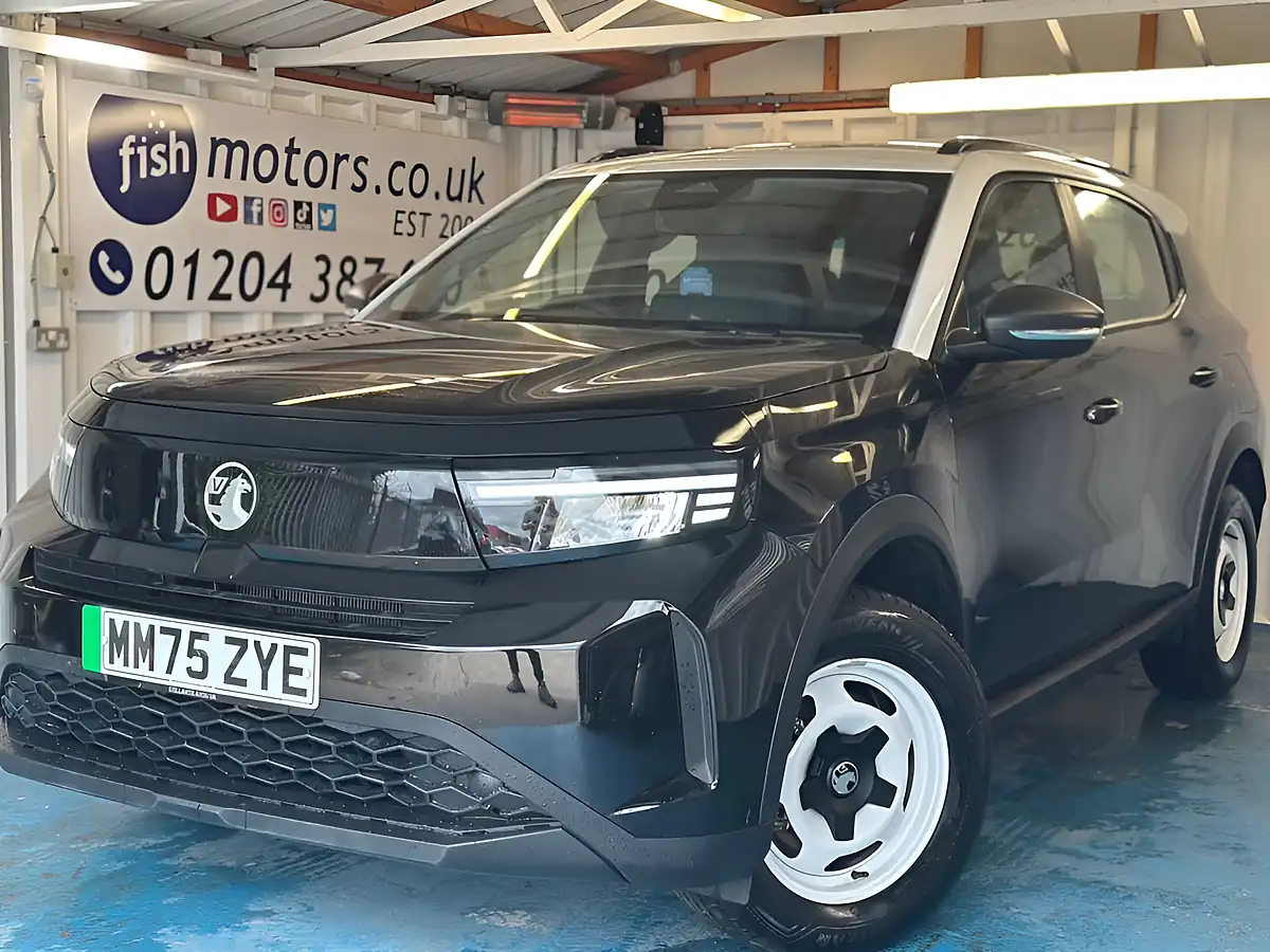 Used 2025 Vauxhall Frontera Electric Design Black - Front View