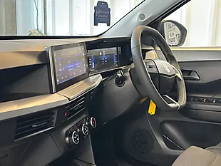 Used 2025 Vauxhall Frontera Electric Design Black - Interior and Exterior details 2