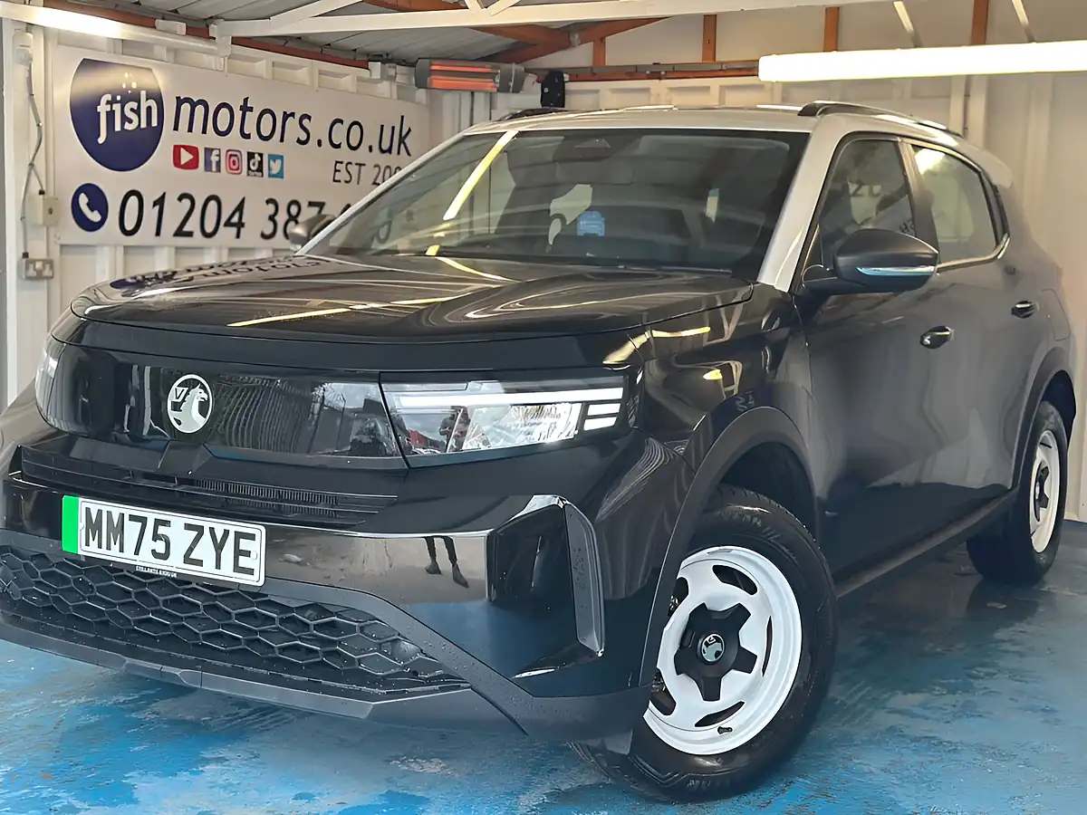Used 2025 Vauxhall Frontera Electric Design Black - Interior and Exterior details 9