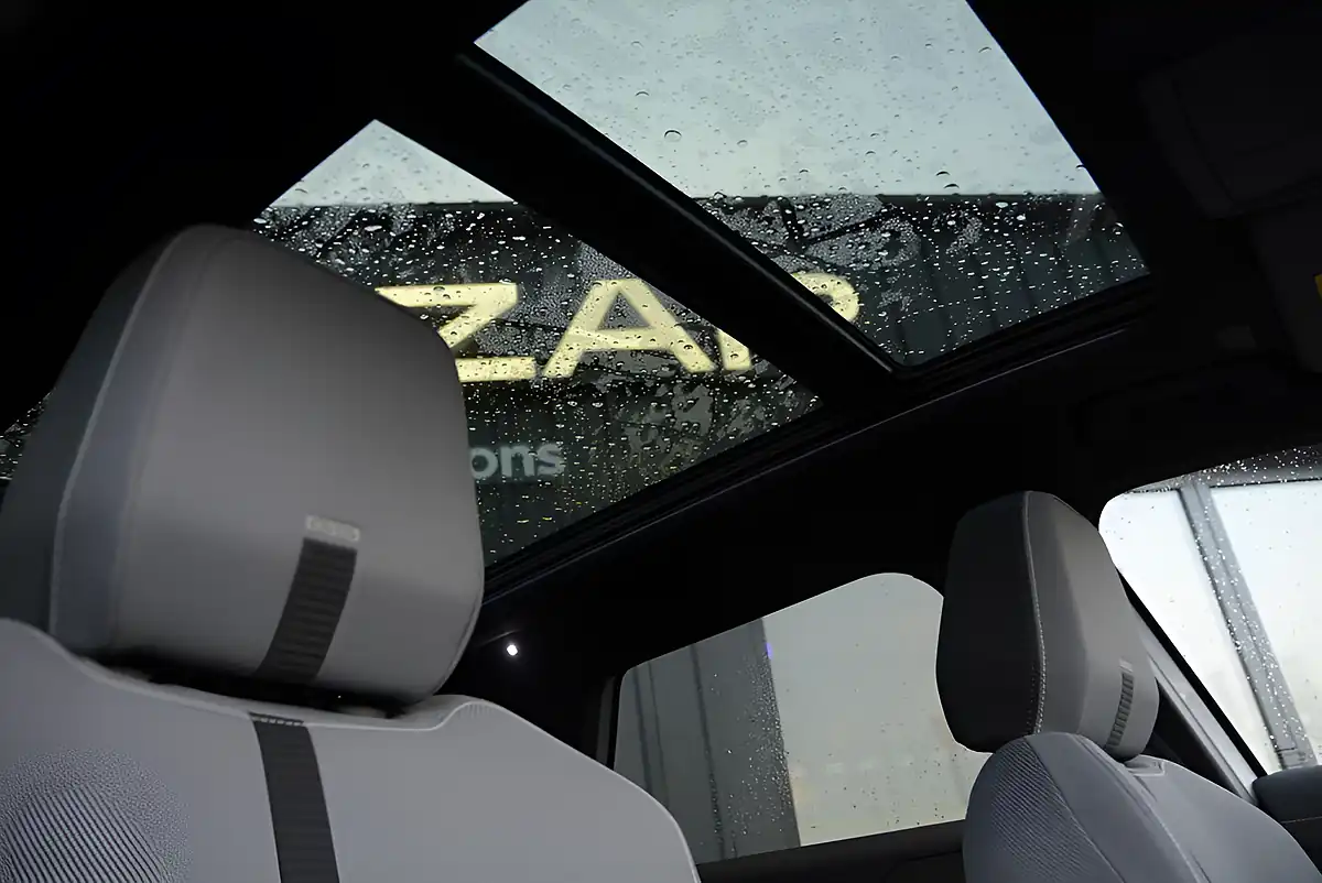 Used 2025 Vauxhall Grandland Ultimate White - Interior and Exterior details 4