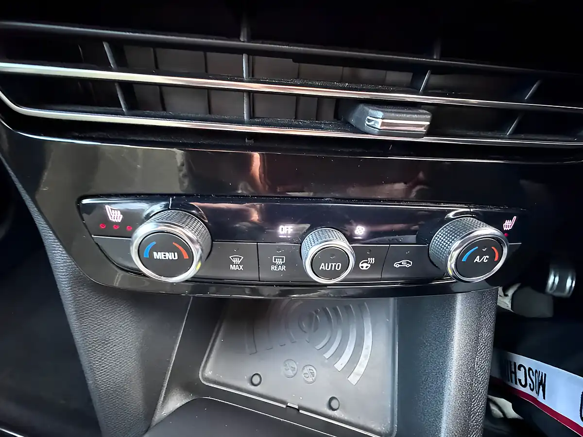 Used 2025 Vauxhall Mokka Electric Ultimate Blue - Interior and Exterior details 16