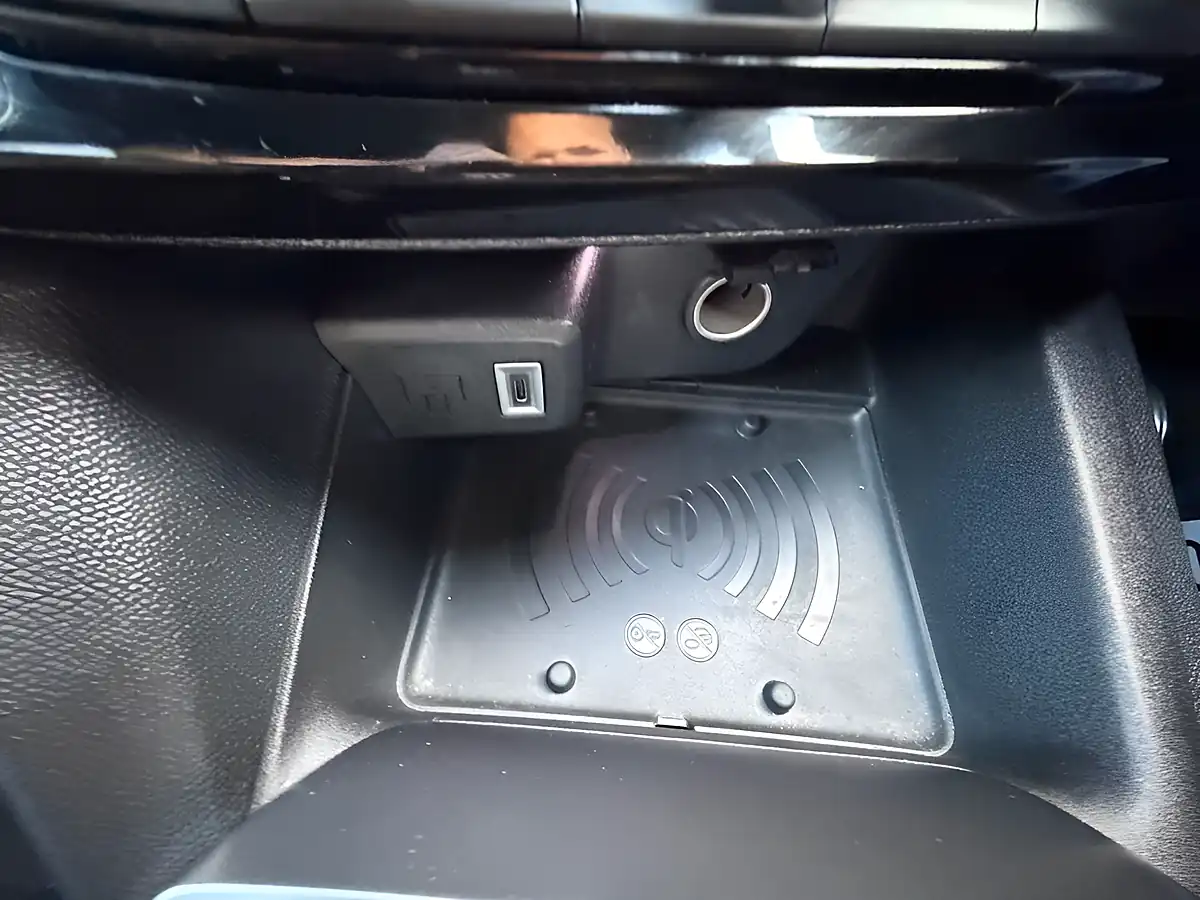 Used 2025 Vauxhall Mokka Electric Ultimate Blue - Interior and Exterior details 17