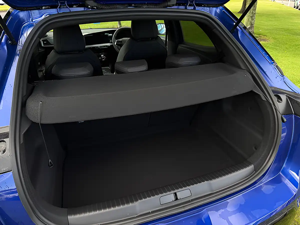 Used 2025 Vauxhall Mokka Gs Blue - Interior and Exterior details 14