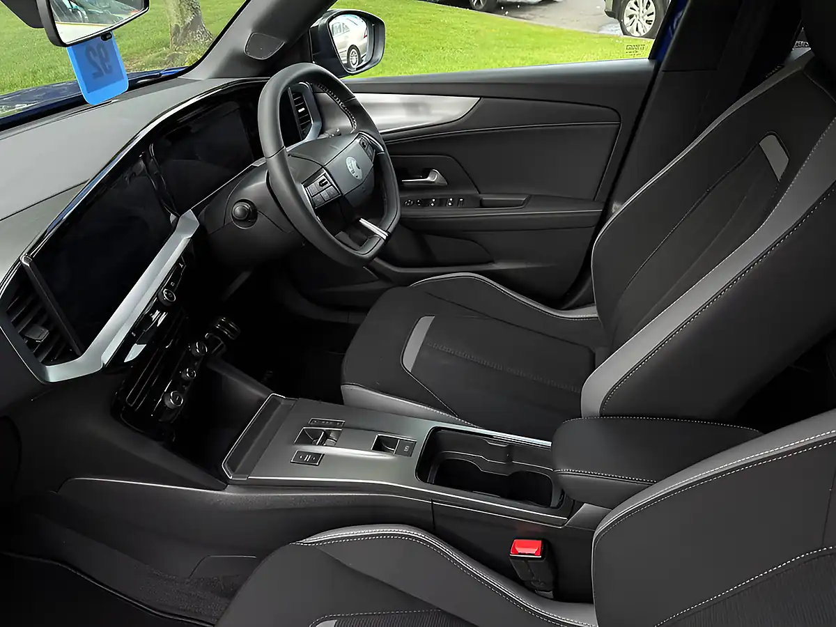 Used 2025 Vauxhall Mokka Gs Blue - Interior and Exterior details 15