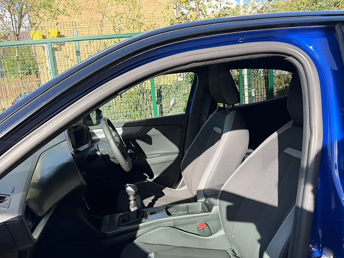Used 2025 Vauxhall Mokka Gs Blue - Interior and Exterior details 13