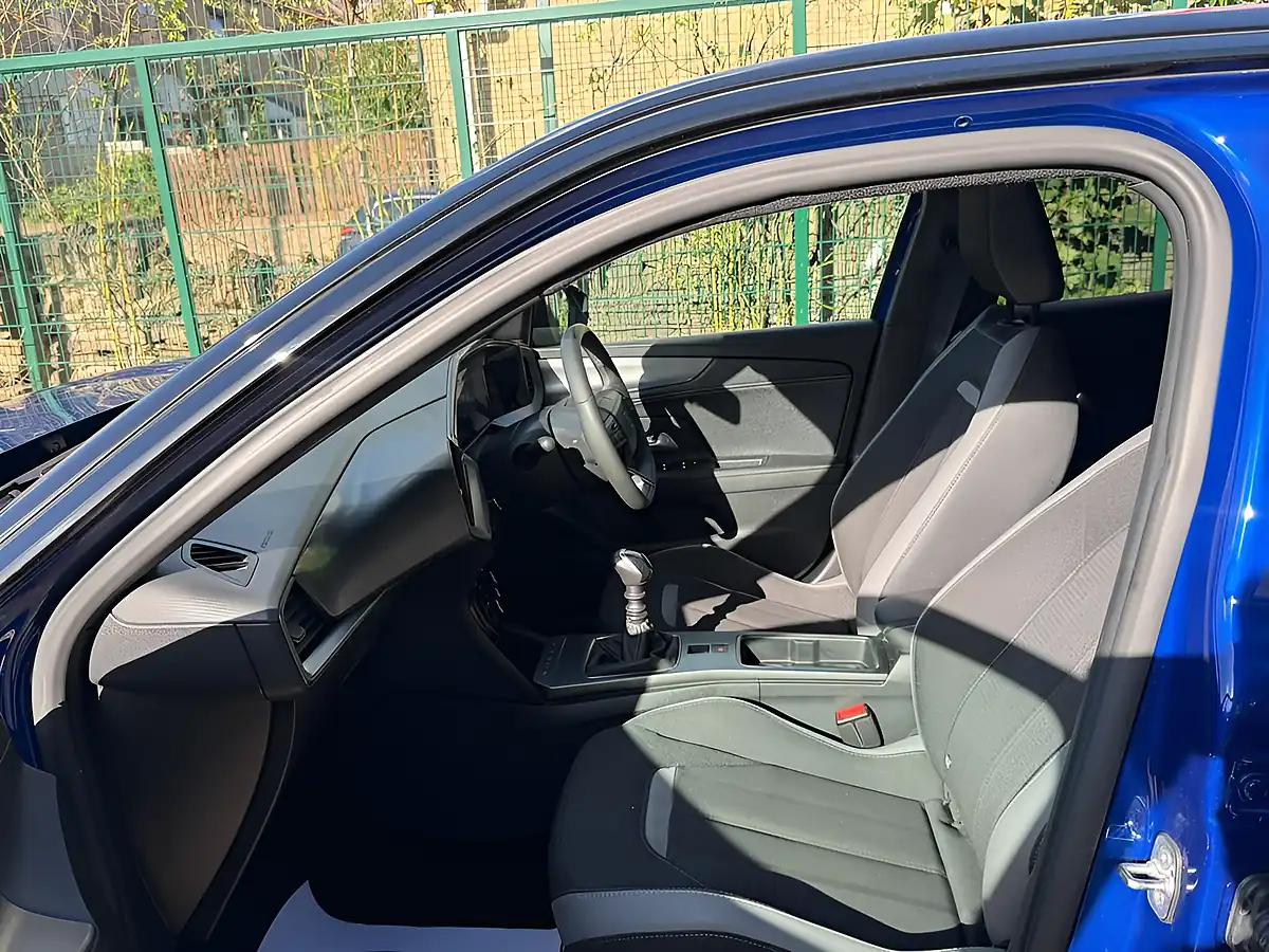 Used 2025 Vauxhall Mokka Gs Blue - Interior and Exterior details 14