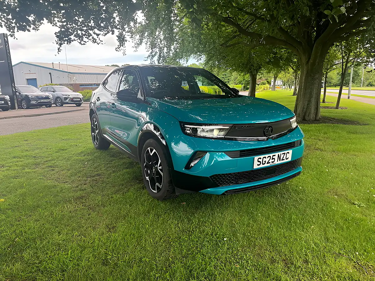 Used 2025 Vauxhall Mokka Gs Tropical Green - Interior and Exterior details 5