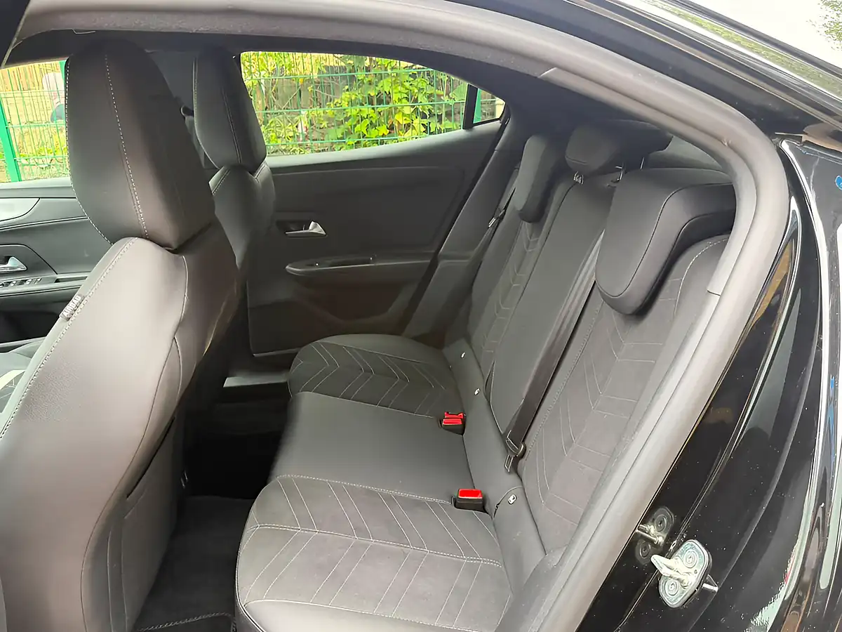 Used 2025 Vauxhall Mokka Ultimate Black - Interior and Exterior details 15