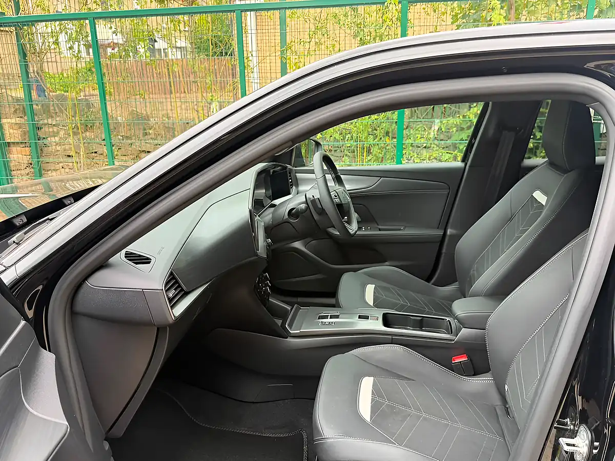 Used 2025 Vauxhall Mokka Ultimate Black - Interior and Exterior details 16