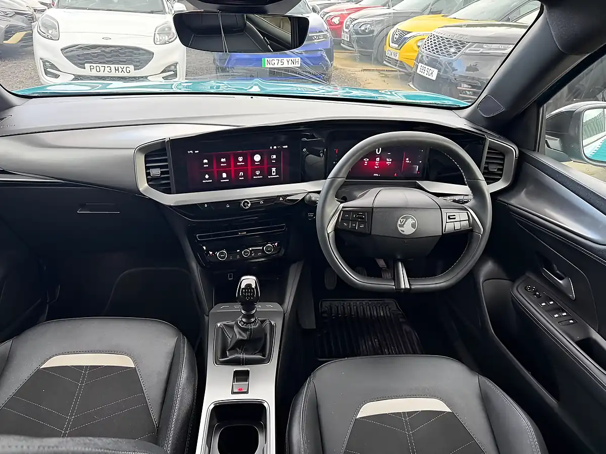 Used 2025 Vauxhall Mokka Ultimate Green - Interior and Exterior details 10