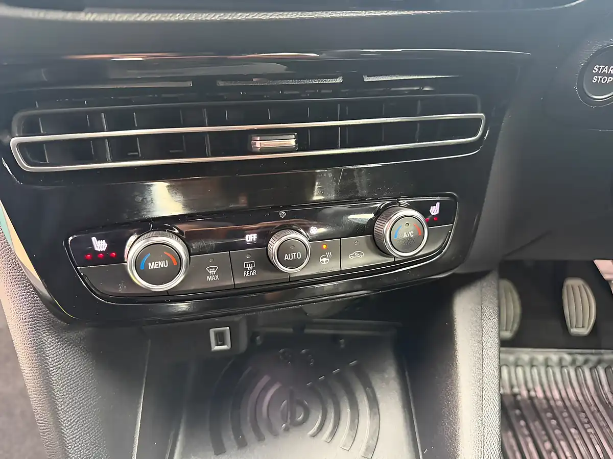 Used 2025 Vauxhall Mokka Ultimate Green - Interior and Exterior details 14