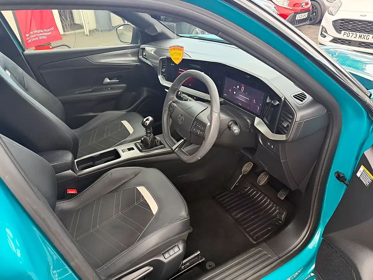 Used 2025 Vauxhall Mokka Ultimate Green - Interior and Exterior details 15