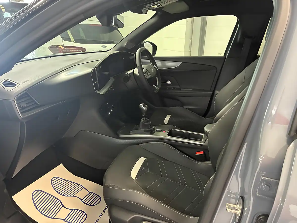 Used 2025 Vauxhall Mokka Ultimate Grey - Interior and Exterior details 10