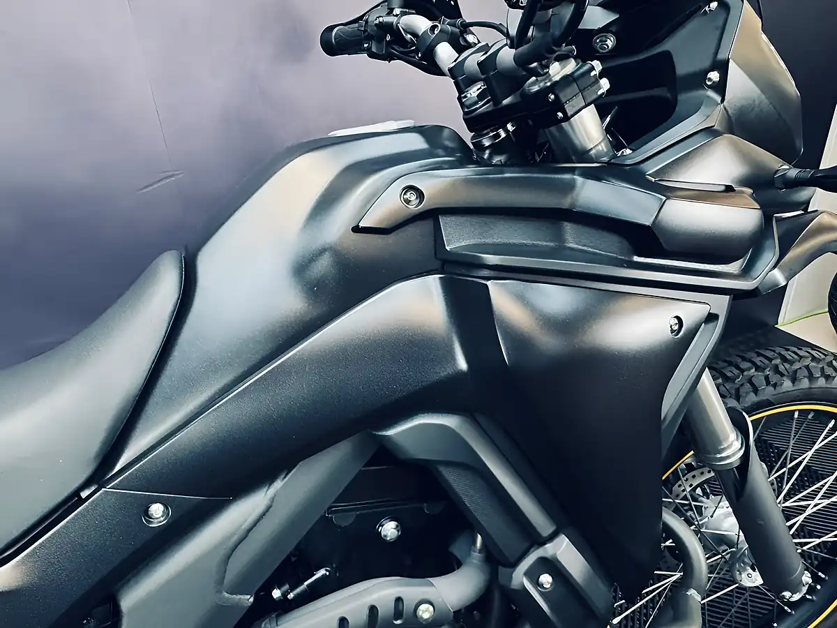 Used 2025 Voge 300 Rally Black - Interior and Exterior details 6