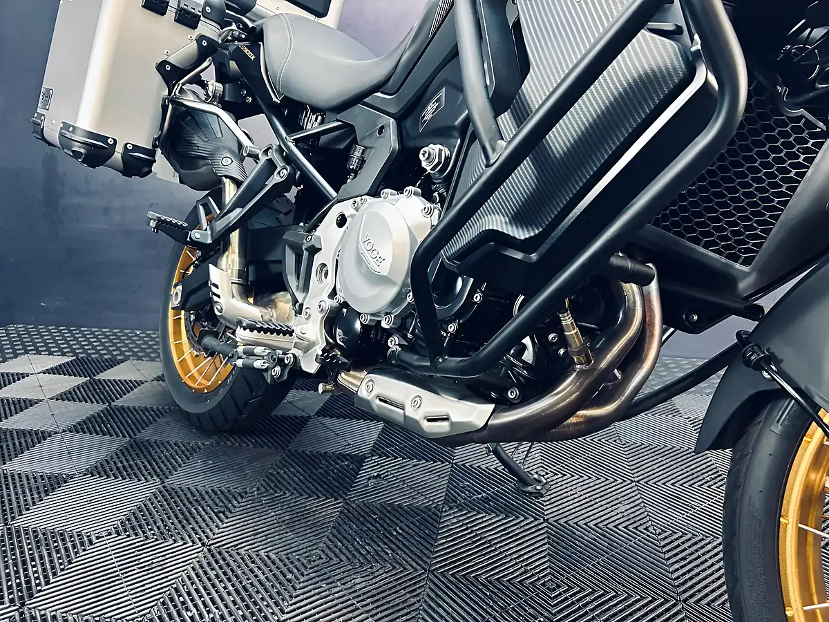Used 2025 Voge DS 900X Black - Interior and Exterior details 10