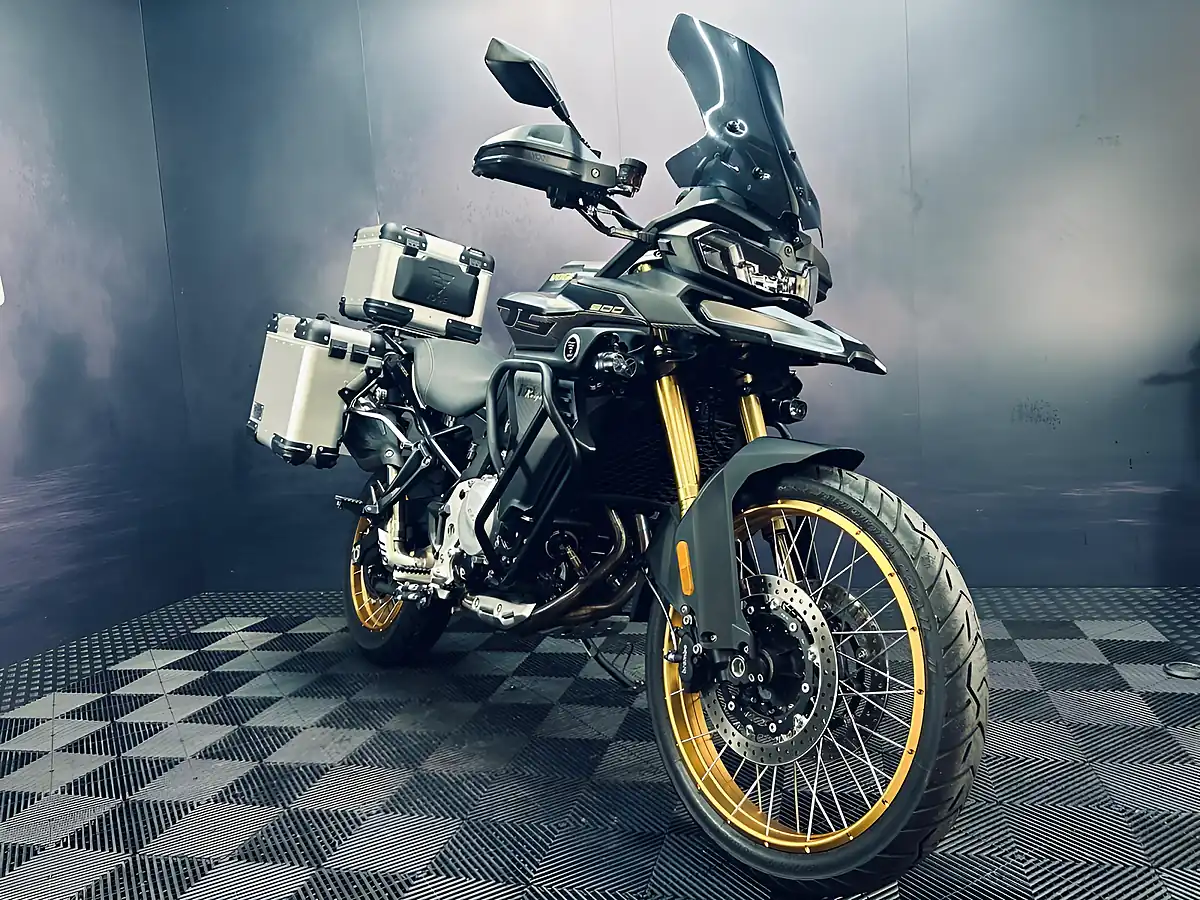 Used 2025 Voge DS 900X Black - Interior and Exterior details 19