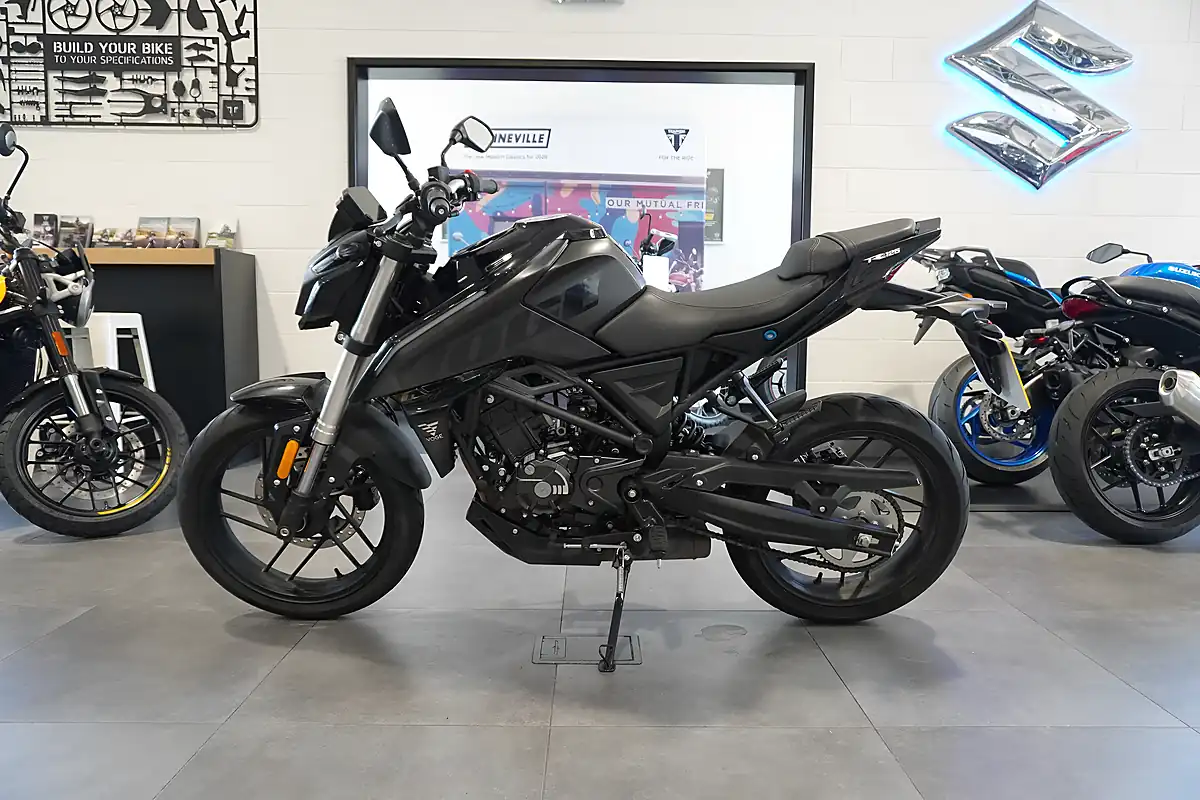 Used 2025 Voge R 125 Black - Interior and Exterior details 2