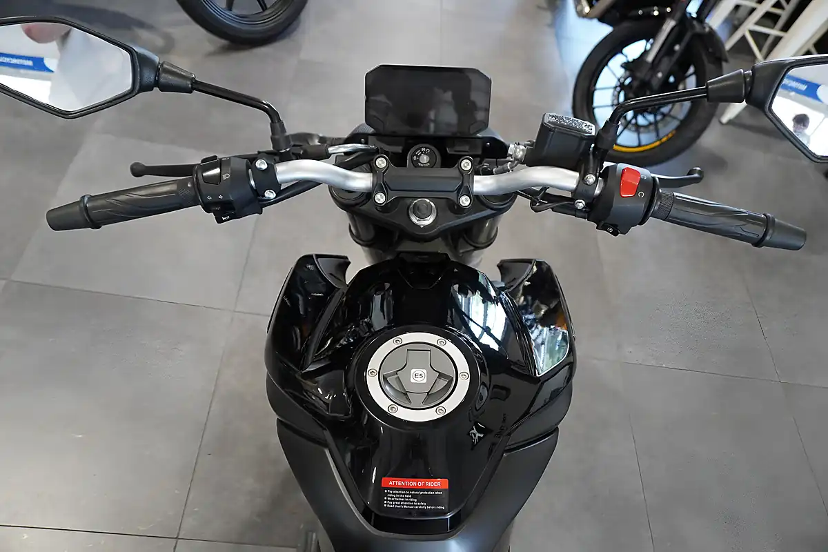 Used 2025 Voge R 125 Black - Interior and Exterior details 7