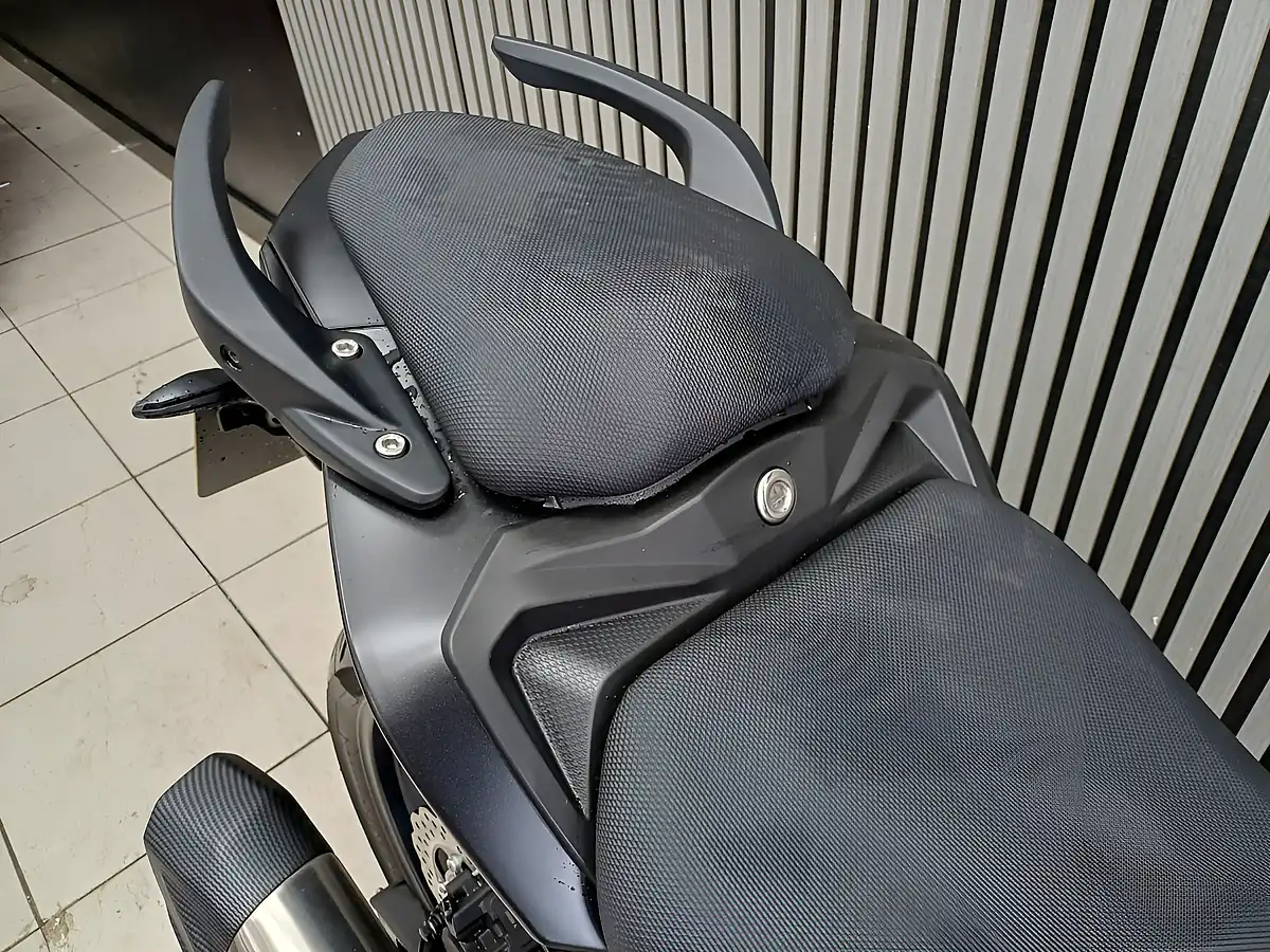Used 2025 Voge R625 Black - Interior and Exterior details 11
