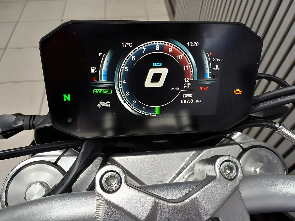 Used 2025 Voge R625 Black - Interior and Exterior details 12