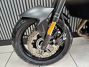 Used 2025 Voge R625 Black - Interior and Exterior details 16