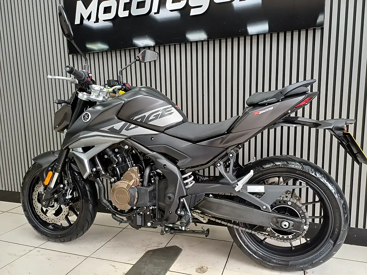 Used 2025 Voge R625 Black - Interior and Exterior details 5