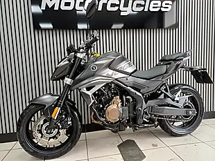 Used 2025 Voge R625 Black - Interior and Exterior details 6