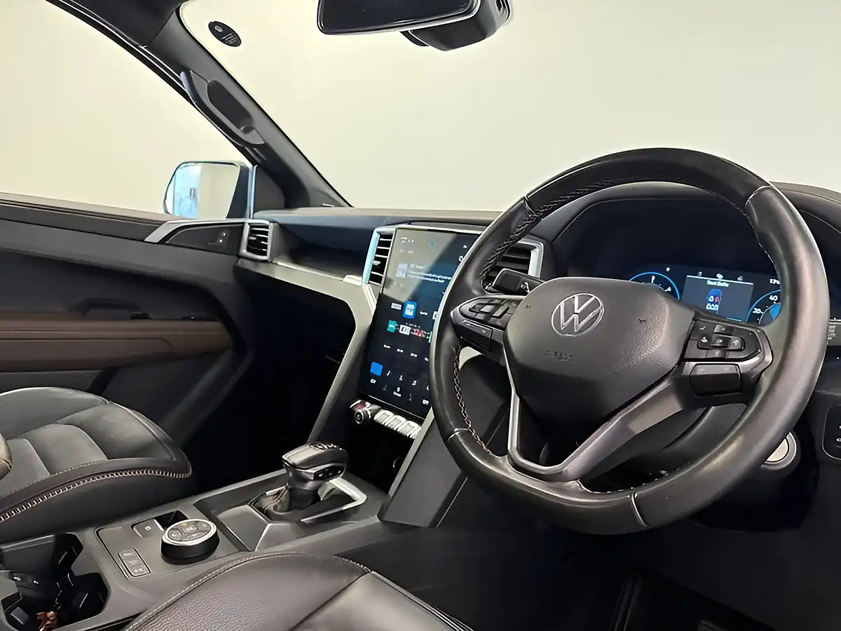 Used 2025 Volkswagen Amarok Panamericana Blue - Interior and Exterior details 10