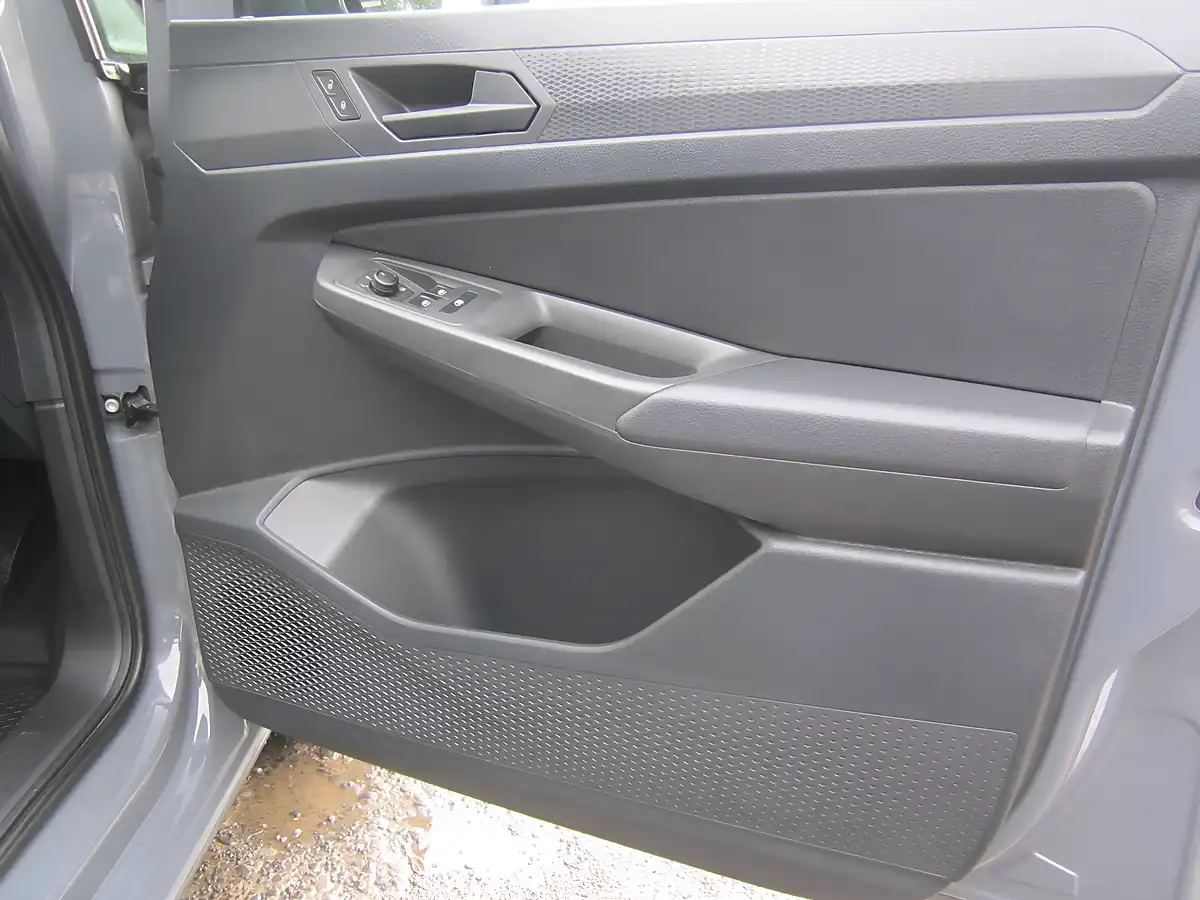 Used 2025 Volkswagen Caddy C20 Commerce Business Tech Grey - Interior and Exterior details 9