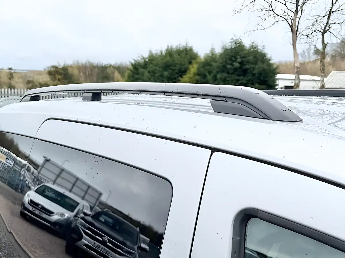 Used 2025 Volkswagen Caddy Life Reflex Silver - Interior and Exterior details 12