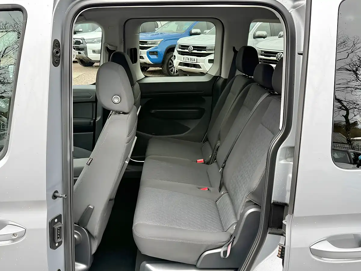Used 2025 Volkswagen Caddy Life Reflex Silver - Interior and Exterior details 19