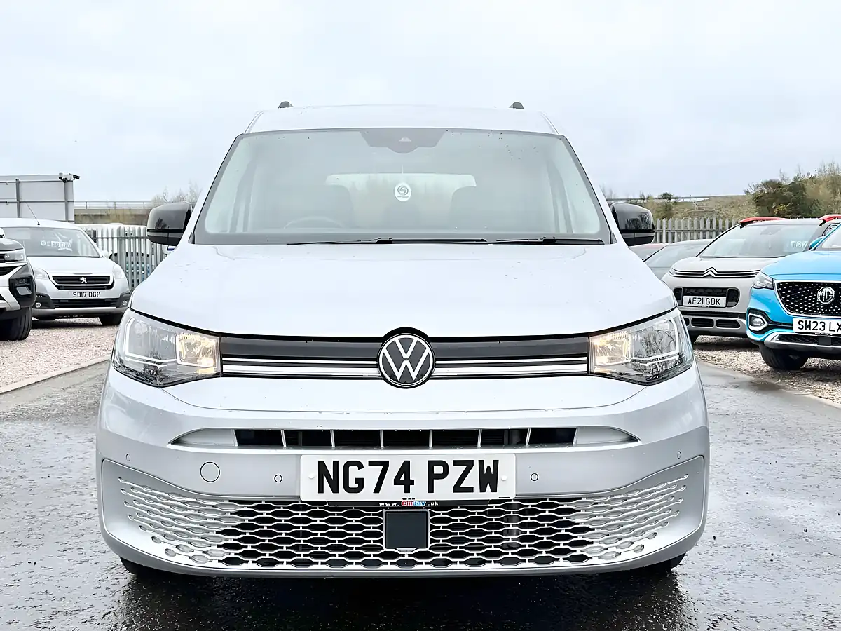 Used 2025 Volkswagen Caddy Life Reflex Silver - Interior and Exterior details 2