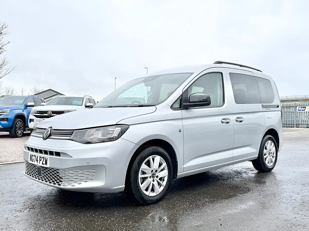 Used 2025 Volkswagen Caddy Life Reflex Silver - Interior and Exterior details 3