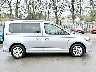 Used 2025 Volkswagen Caddy Life Reflex Silver - Interior and Exterior details 4