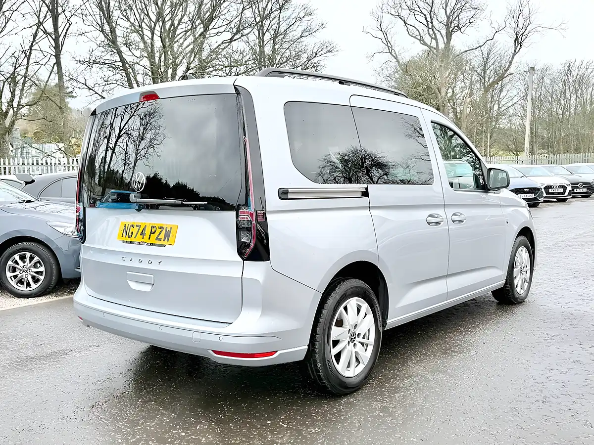 Used 2025 Volkswagen Caddy Life Reflex Silver - Interior and Exterior details 5