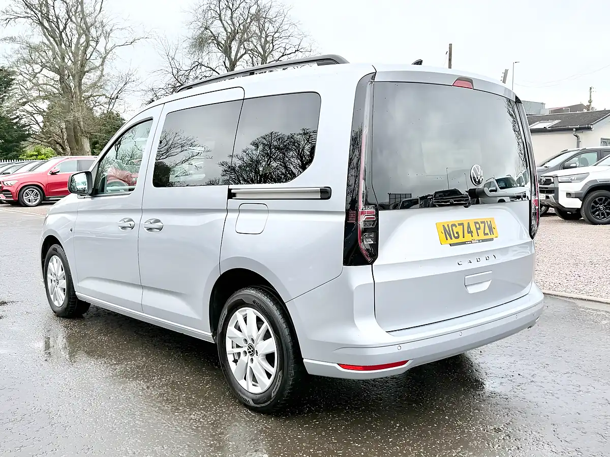 Used 2025 Volkswagen Caddy Life Reflex Silver - Interior and Exterior details 7